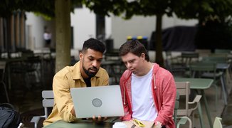 Acute megakaryoblastic leukaemia (AMKL)